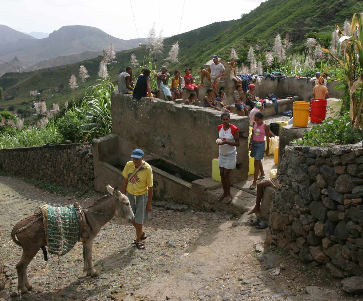in de rij voor water