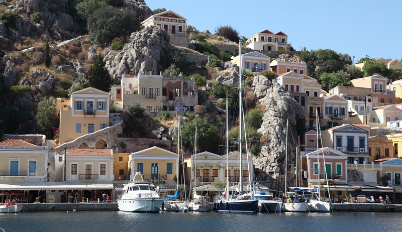 Afgemeerd in Symi