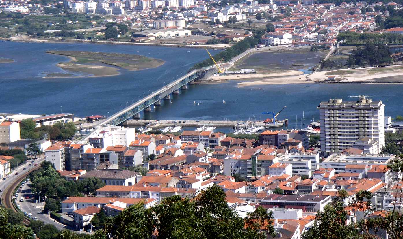 uitzicht over Viano do castele